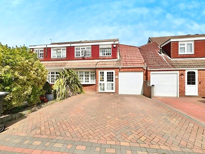 5 Bedroom Semi-Detached House To Rent In Claremont Road, Swanley, Kent, BR8