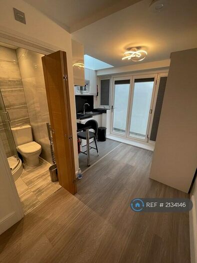 Studio To Rent In Davidson Road, Croydon, CR0