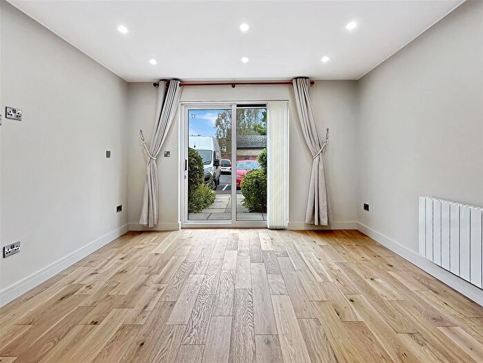 1 Bedroom Flat For Sale In Mill Road, Cambridge, CB1