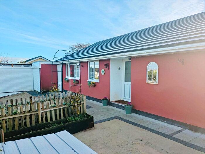 3 Bedroom Bungalow For Sale In Meadow Road, Jameston, Tenby, Pembrokeshire, SA70