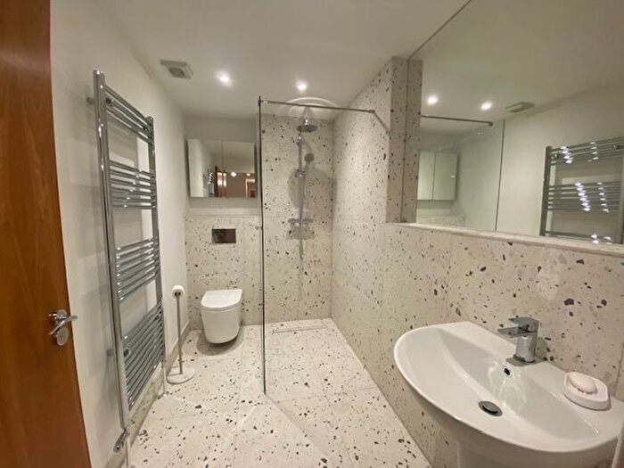 2 Bedroom Flat To Rent In Valleyfield Street, Edinburgh, EH3