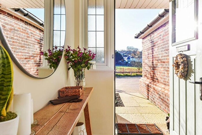 4 Bedroom Detached House For Sale In Minstrel Close, Alton, Hampshire, GU34