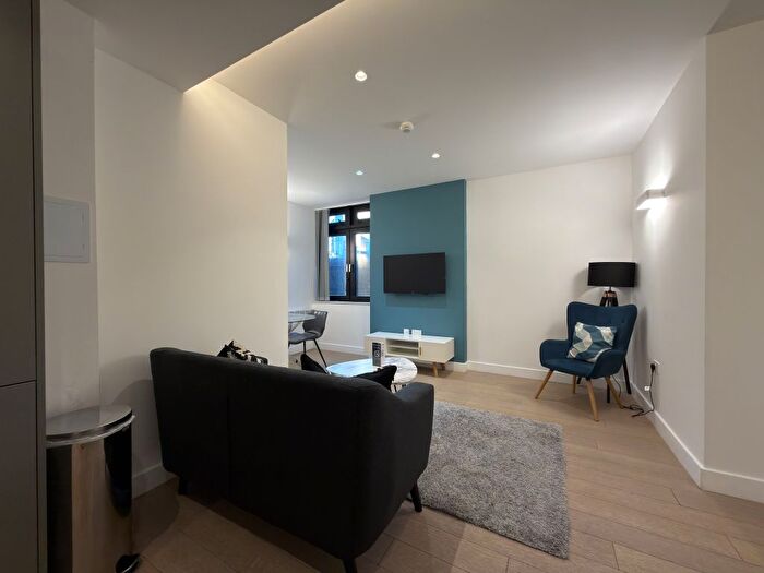 1 Bedroom Flat To Rent In Harlequin Avenue, Brentford, TW8