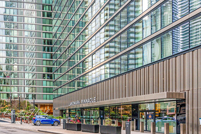 Studio For Sale In Landmark Pinnacle, Marsh Wall, London, E14