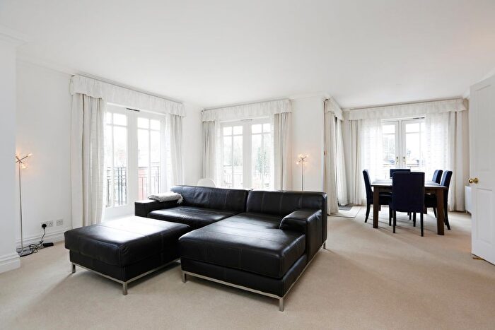 2 Bedroom Flat To Rent In Clevedon Road, Twickenham, TW1