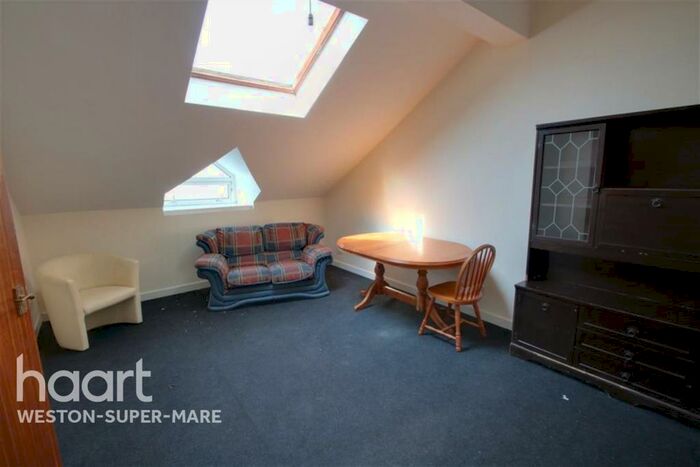 1 Bedroom Flat To Rent In Upper Kewstoke Road, BS23