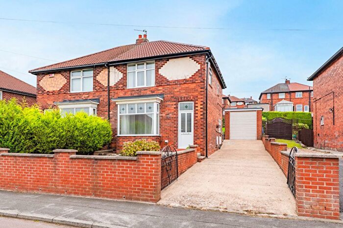 3 Bedroom Semi-Detached House For Sale In Brecks Crescent, Rotherham, S65
