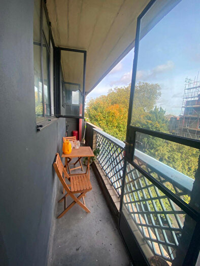 2 Bedroom Flat To Rent In Bed Flat/St. John Street, London, EC1R
