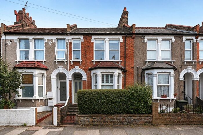 2 Bedroom Flat For Sale In Farley Road, London, SE6