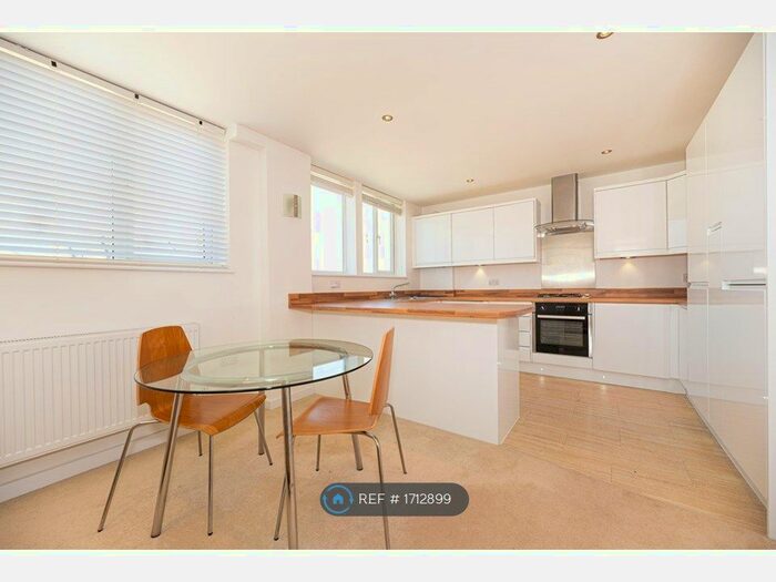1 Bedroom Flat To Rent In Hamilton Road Mews, London, SW19