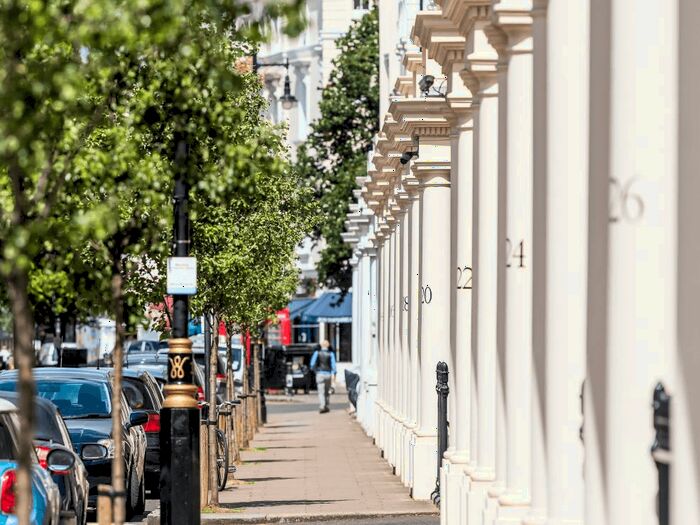 2 Bedroom Flat To Rent In Saint George's Drive, Pimlico, London, SW1V