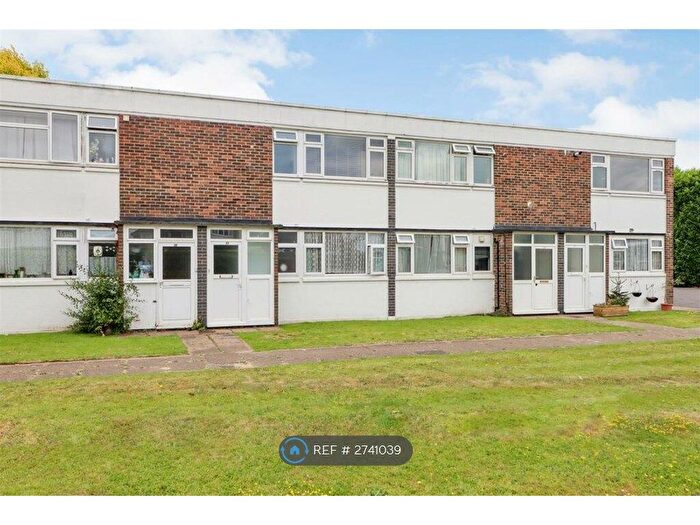 1 Bedroom Flat To Rent In Tanfield Court, Horsham, RH12