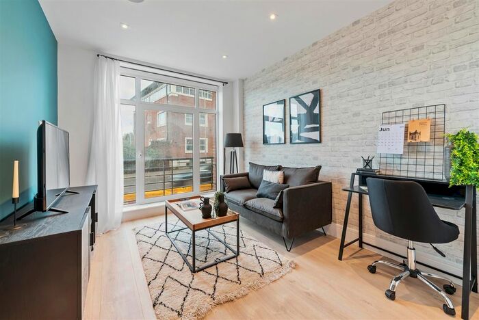 1 Bedroom Flat To Rent In Pyrcroft Road, Chertsey, KT16