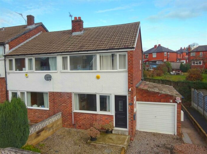 3 Bedroom End Of Terrace House To Rent In Kellett Lane, Leeds, West Yorkshire, LS12