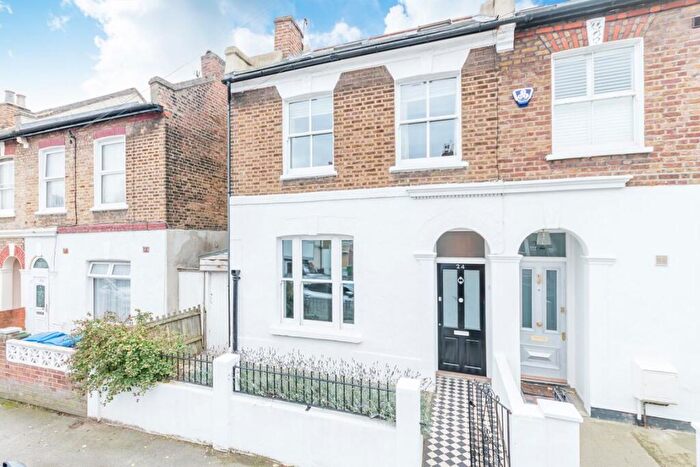 4 Bedroom Semi-Detached House For Sale In Goodrich Road, East Dulwich, SE22
