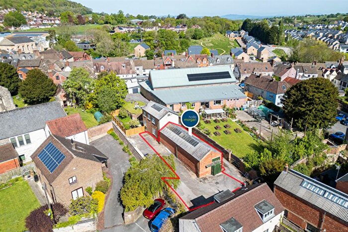 2 Bedroom Property For Sale In Water Street, Dursley, GL11