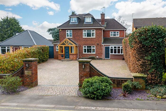 5 Bedroom Detached House For Sale In Birmingham Road, Warwick, CV34