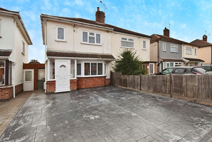 3 Bedroom Semi-detached House For Sale In Windmill Avenue, Birstall, Leicester, Leicestershire, LE4