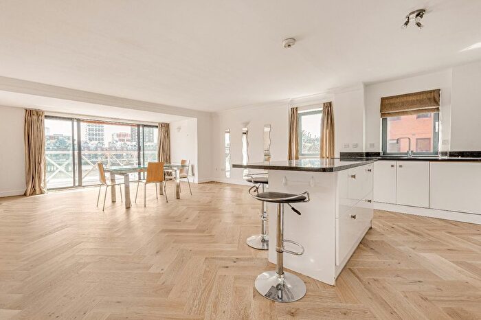 3 Bedroom Flat To Rent In Sailmakers Court, Fulham, SW6