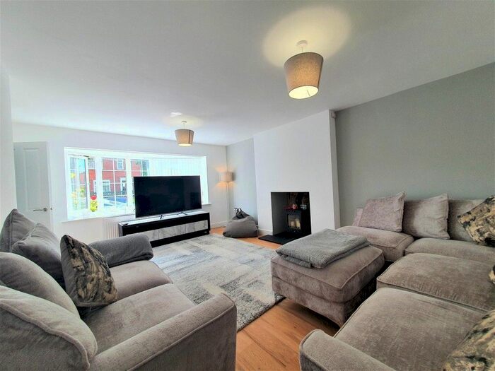 4 Bedroom Semi-Detached House To Rent In Front Street, North Shields, NE29