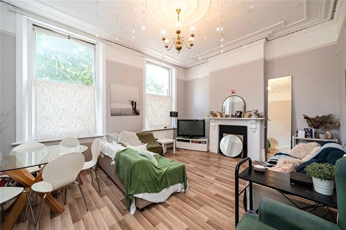 5 Bedroom Flat To Rent In Shepherds Bush Road, London, W6