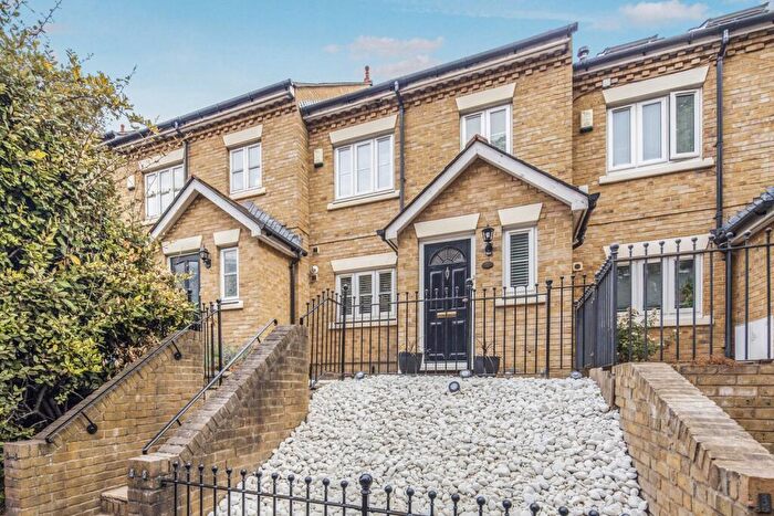 3 Bedroom Terraced House To Rent In Lordship Lane East Dulwich, SE22