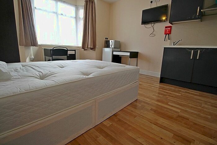 Studio To Rent In Bulstrode Avenue, Hounslow, TW3