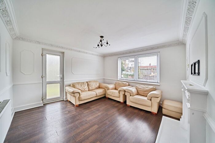 1 Bedroom Flat To Rent In Vibart Gardens, London, SW2