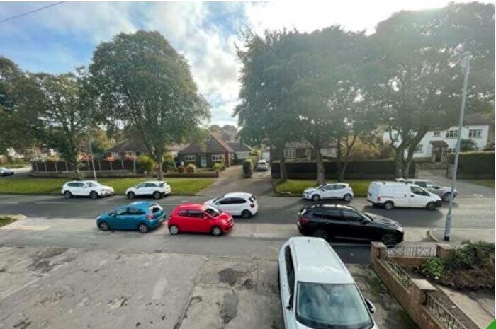 1 Bedroom Flat To Rent In Tinshill Road, Leeds, West Yorkshire, LS16