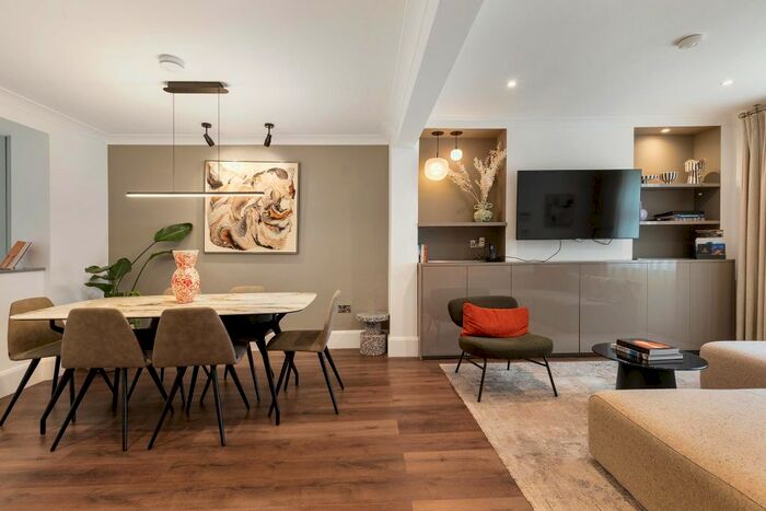 3 Bedroom Cottage To Rent In Cheval Place, Knightsbridge, London, SW7