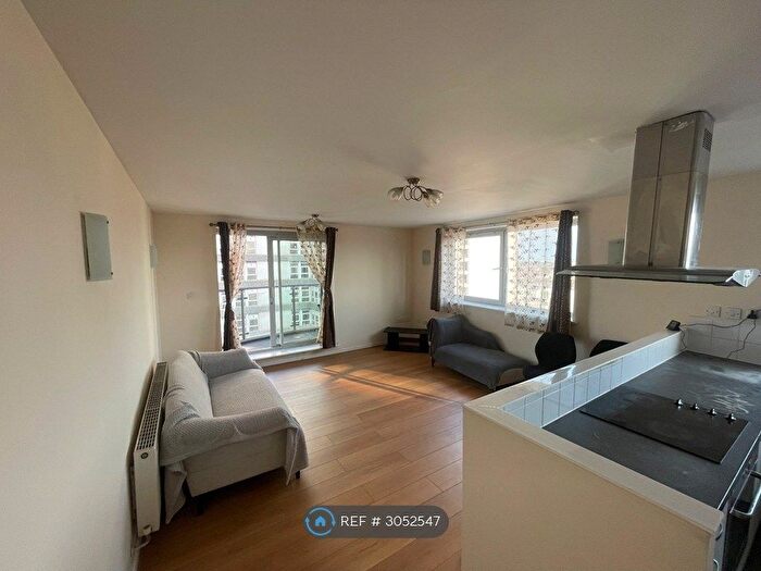 2 Bedroom Flat To Rent In City View, Ilford, IG1