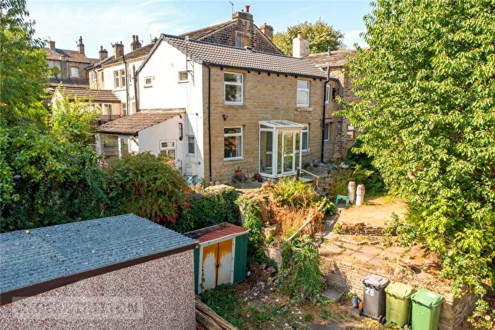 3 Bedroom Semi-Detached House For Sale In Stoney Lane, Taylor Hill, Huddersfield, West Yorkshire, HD4