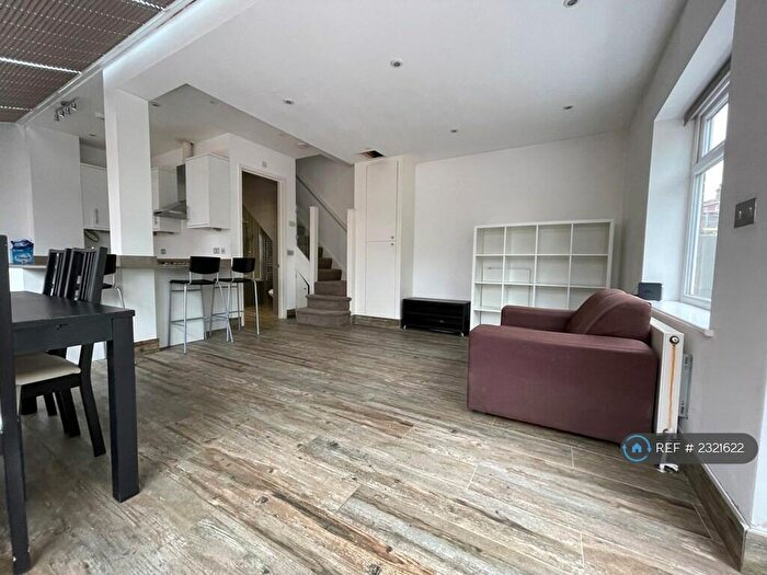 2 Bedroom Flat To Rent In Wilberforce Road, London, NW9