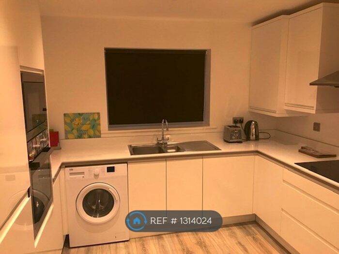 3 Bedroom Detached House To Rent In Mulberry Park, Little Sutton CH66