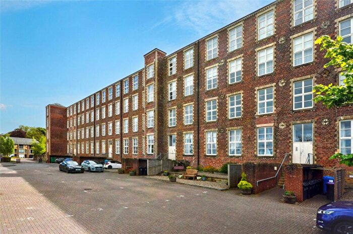 2 Bedroom Flat For Sale In Woolcarder's Court, Cambusbarron, Stirling, Stirlingshire, FK7