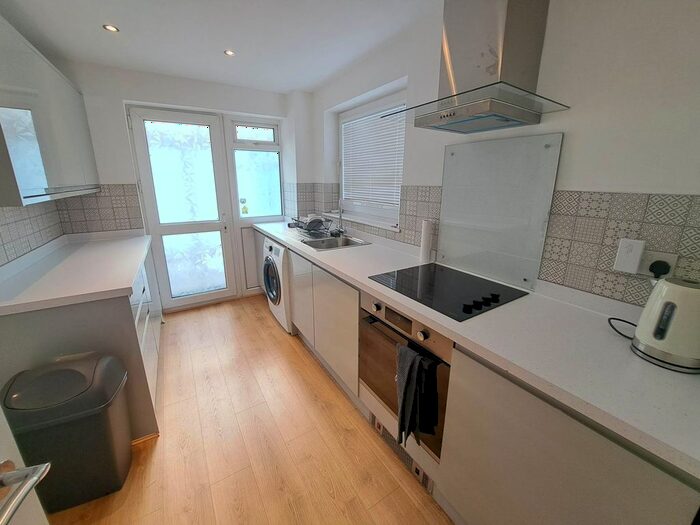 3 Bedroom Semi-Detached House To Rent In Hawthorn Drive, Eccleston, WA10