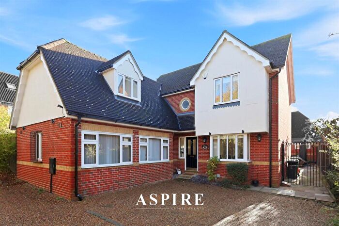 6 Bedroom Detached House For Sale In Carte Place, Langdon Hills, SS16