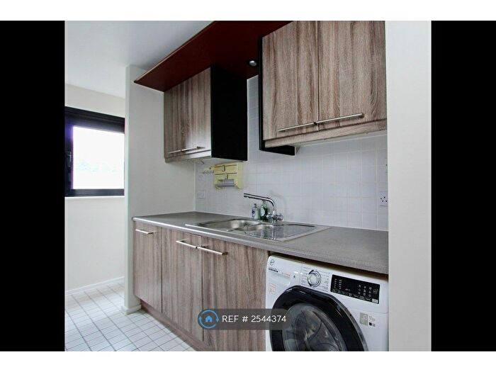 2 Bedroom Flat To Rent In Point West, London, SW7