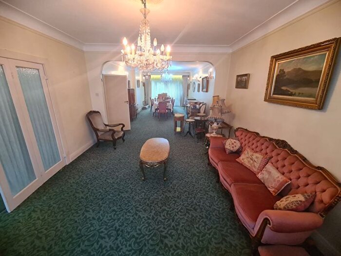 4 Bedroom Detached House For Sale In Mayfield Gardens, Hendon, London, NW4