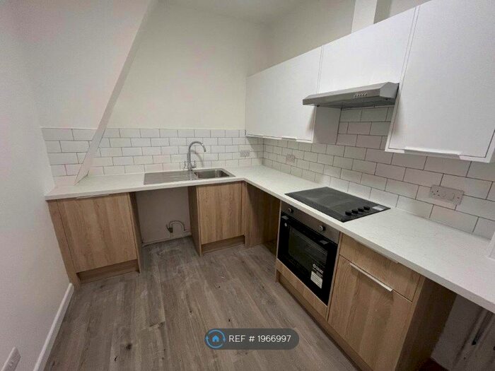 1 Bedroom Flat To Rent In Sea Road, Boscombe, Bournemouth, BH5