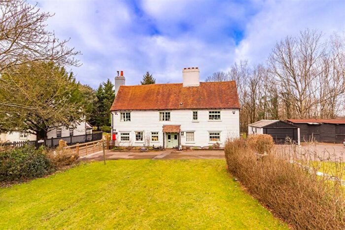 5 Bedroom Detached House For Sale In High Road, Epping, CM16