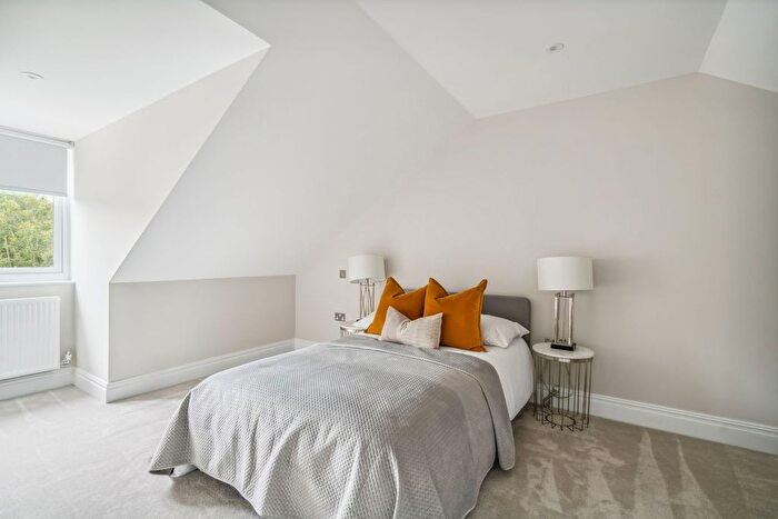 4 Bedroom Property For Sale In Mayflower Way, Beaconsfield, HP9