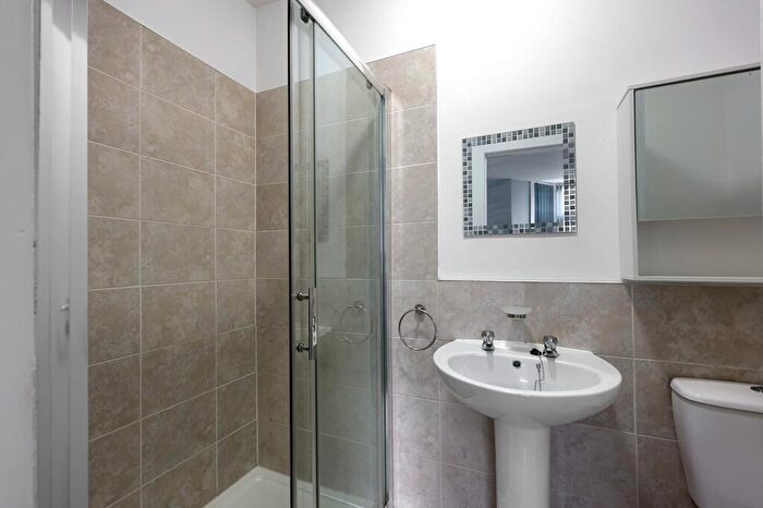 3 Bedroom End Of Terrace House For Sale In Cemetery Road, Padiham, Burnley, BB12