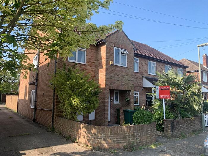 3 Bedroom End Terrace House For Sale In Wolsey Road, Ashford, TW15