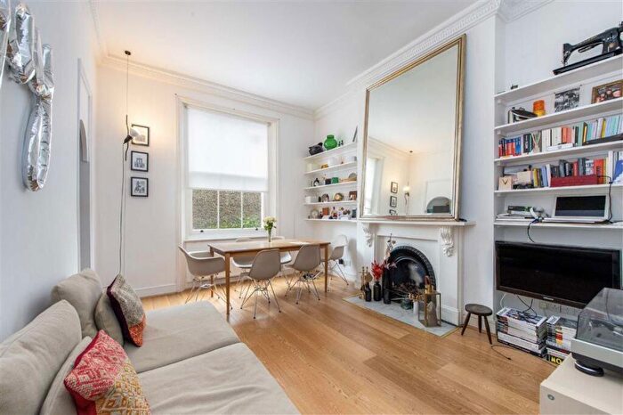 2 Bedroom Flat To Rent In Coleherne Road, South Kensington, SW10
