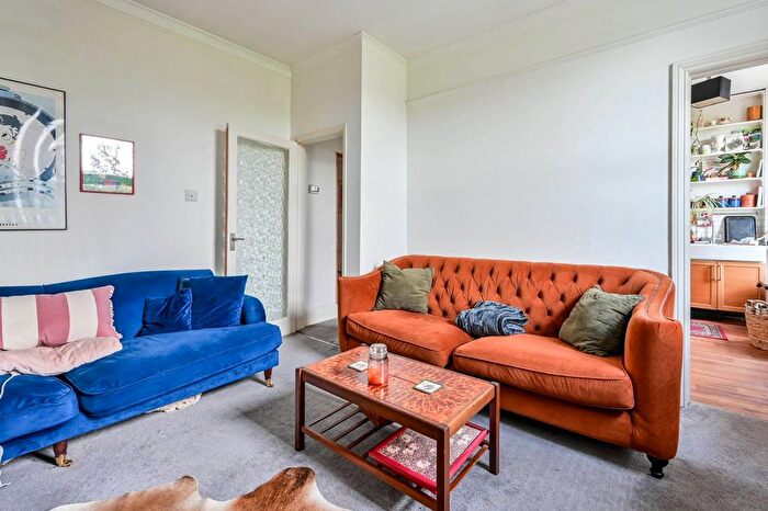 1 Bedroom Flat To Rent In Guildford, Guildford, GU1