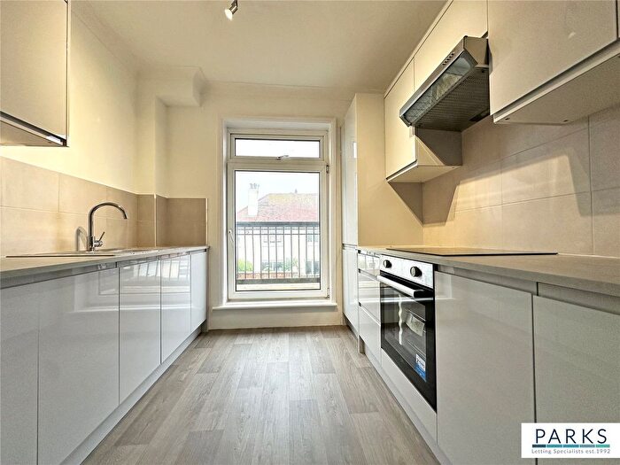 3 Bedroom Flat To Rent In Wish Road, Hove, East Sussex, BN3