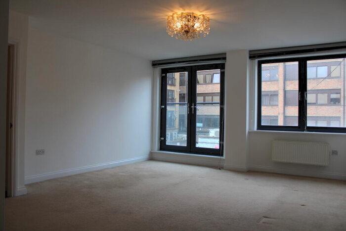 2 Bedroom Flat To Rent In Sutton Court Road, SM1