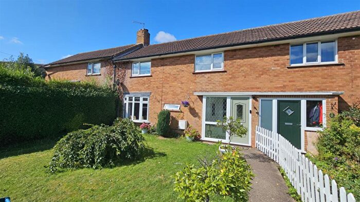 3 Bedroom Town House For Sale In Butler Close, Cropwell Butler, NG12