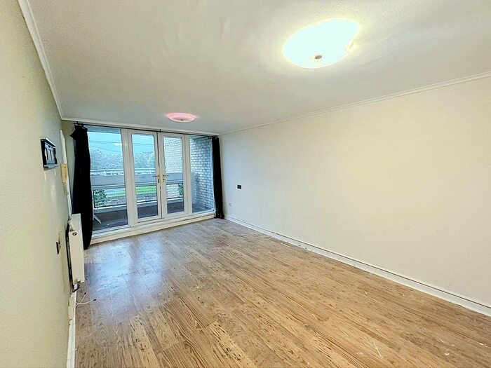 2 Bedroom Flat To Rent In Collingwood Court, Washington, NE37